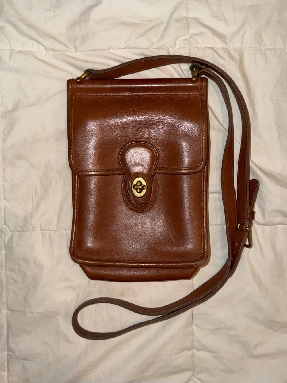 21 Vintage Coach red Leather Crossbody Bag , purse, satchel, tote w/ dust bag